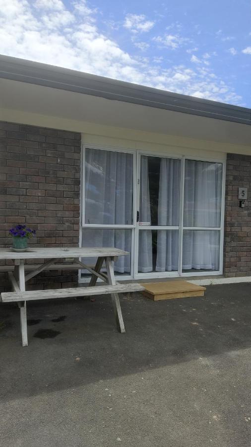 Beaches Motel Waihi Extérieur photo
