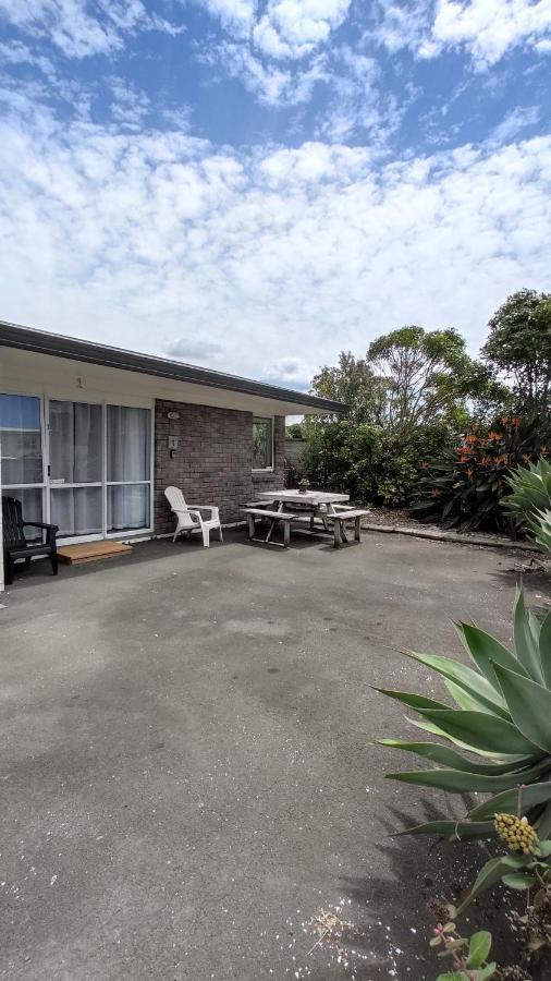 Beaches Motel Waihi Extérieur photo
