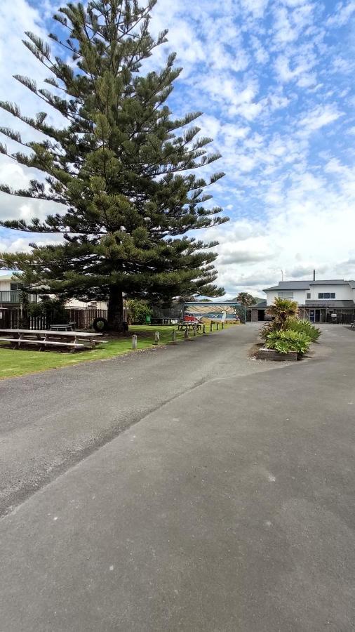 Beaches Motel Waihi Extérieur photo