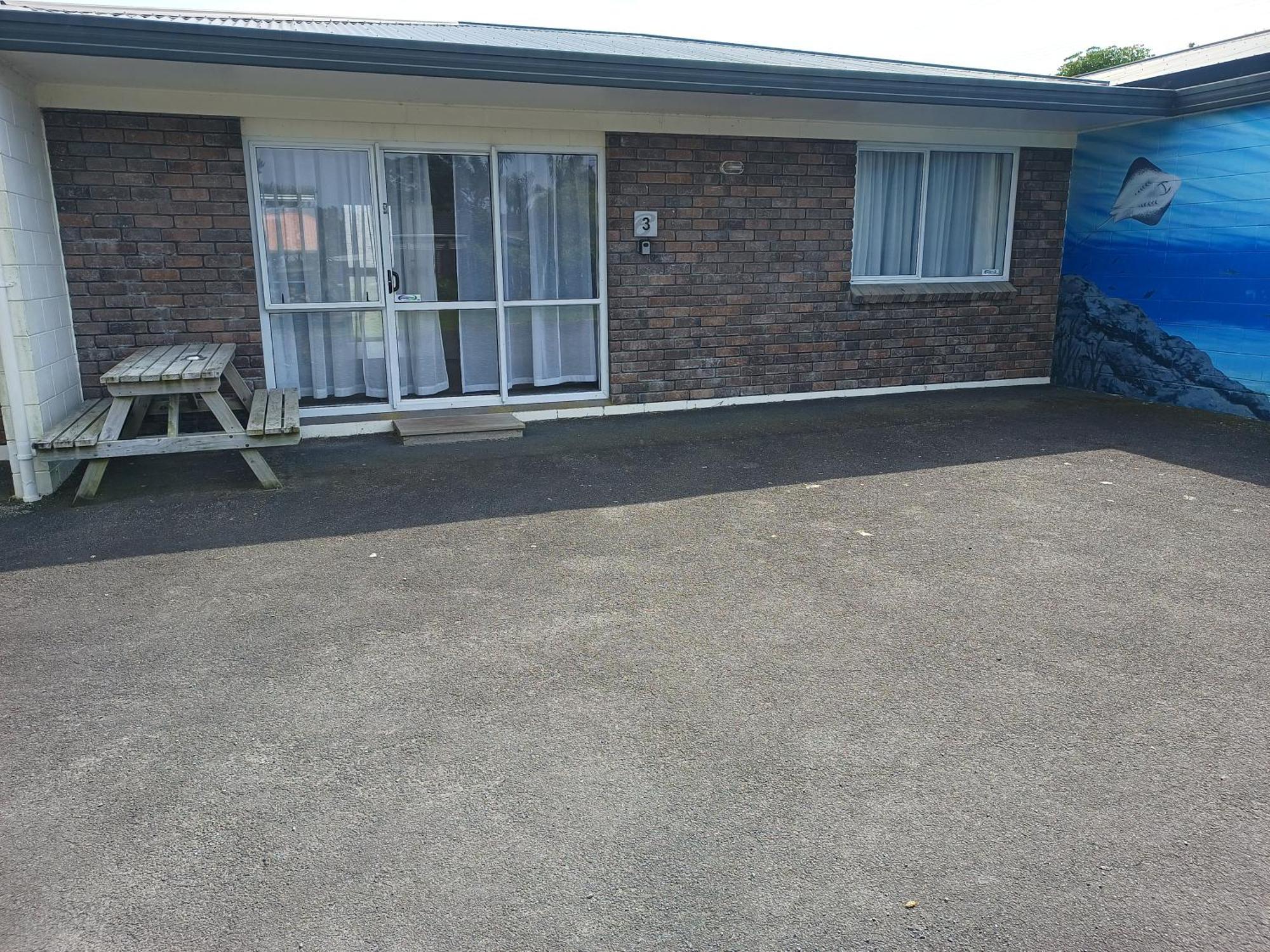 Beaches Motel Waihi Extérieur photo