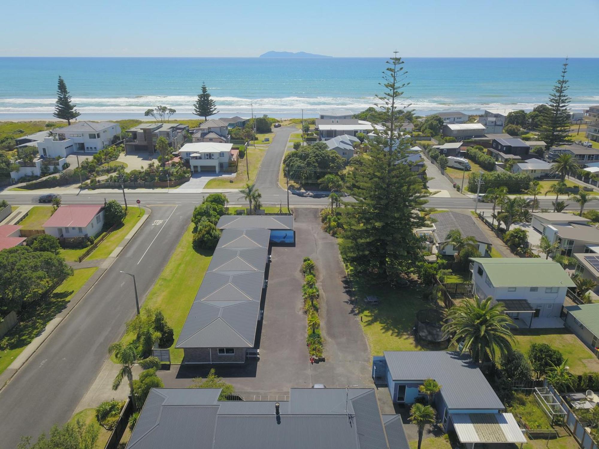 Beaches Motel Waihi Extérieur photo