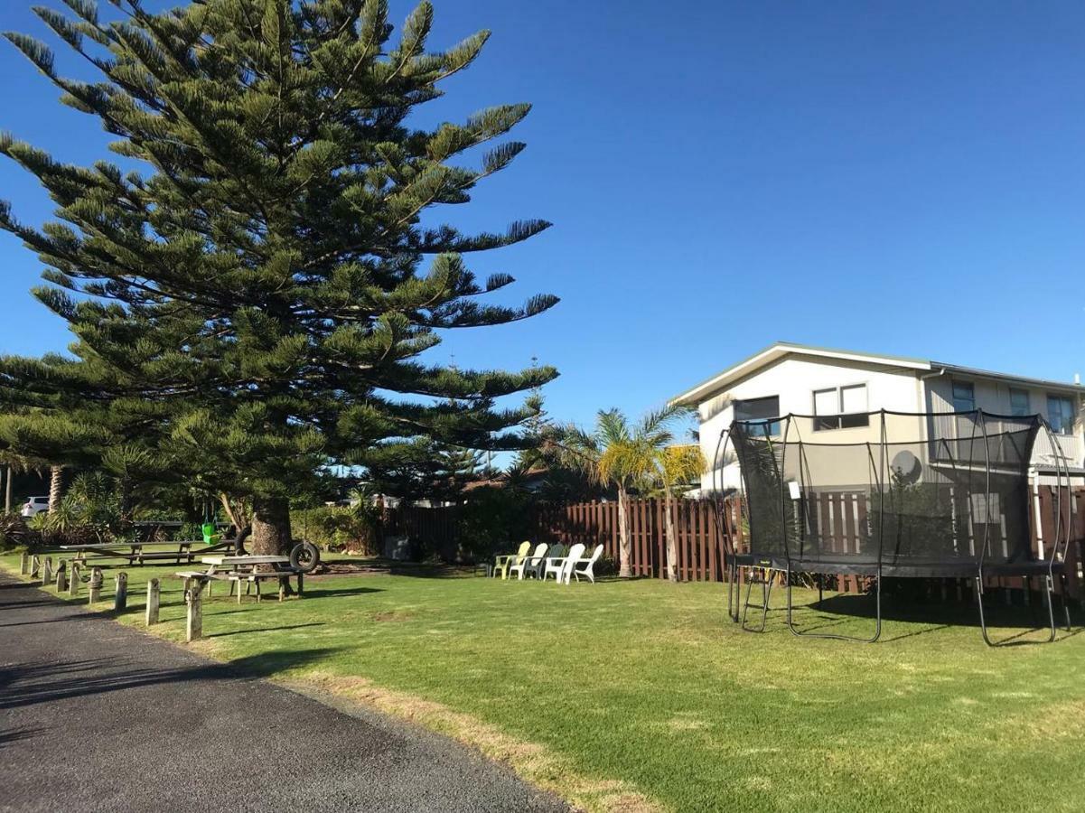 Beaches Motel Waihi Extérieur photo